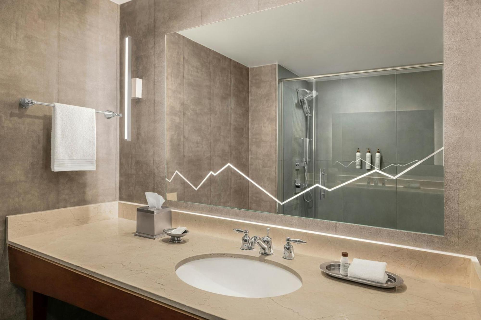 Renaissance Denver Hotel & Conference Center Екстериор снимка
